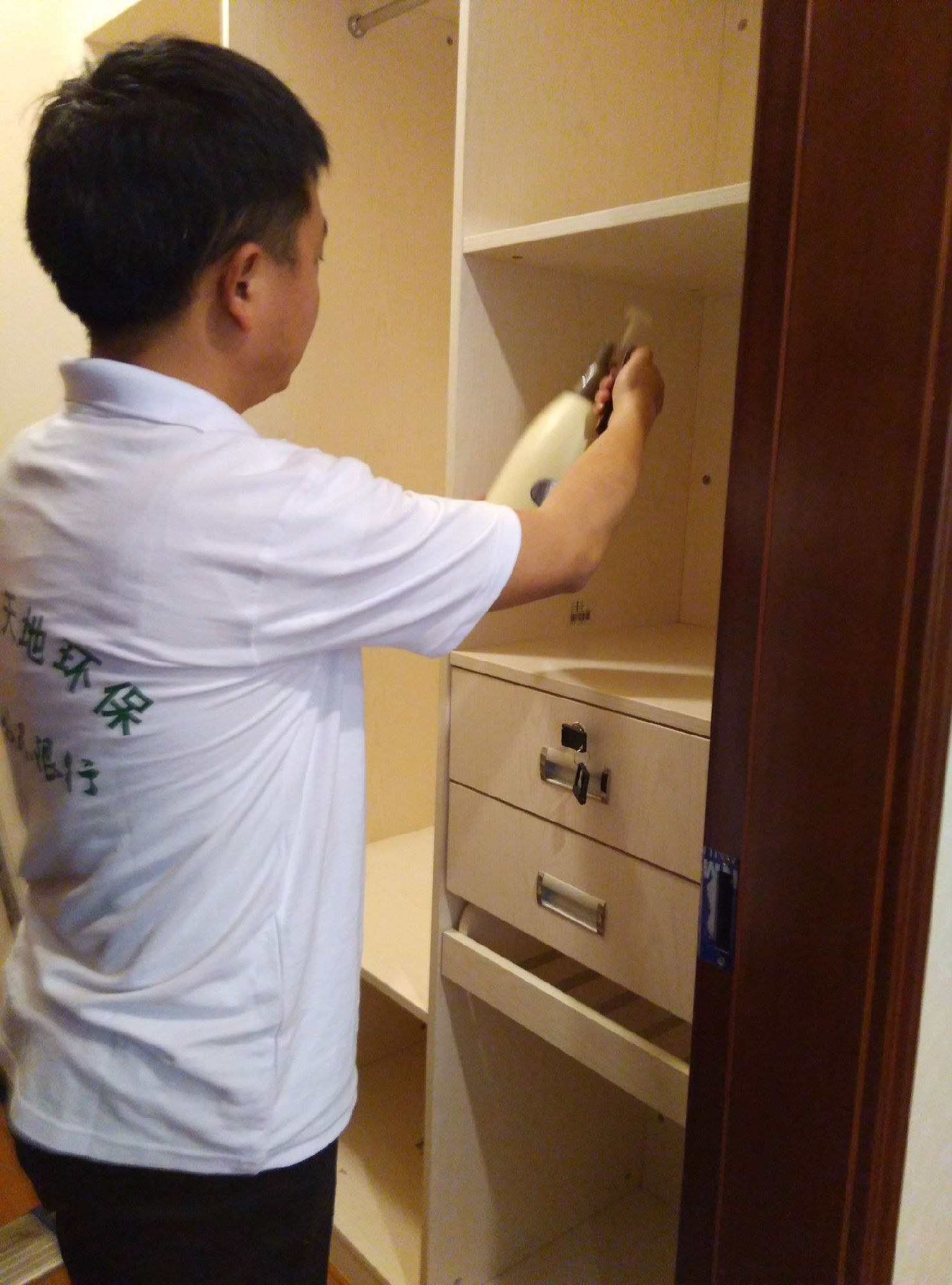 龙泉铁建国际城230平米3层别墅甲醛治理工程